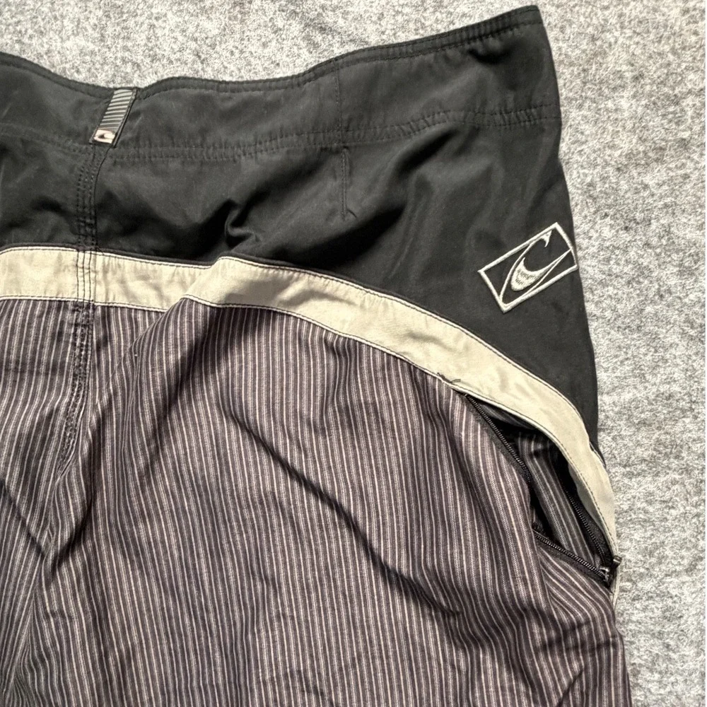 Vintage Y2K ONeill Mens 38 Pinstripe Board Shorts Black Grey Embroidered Logo